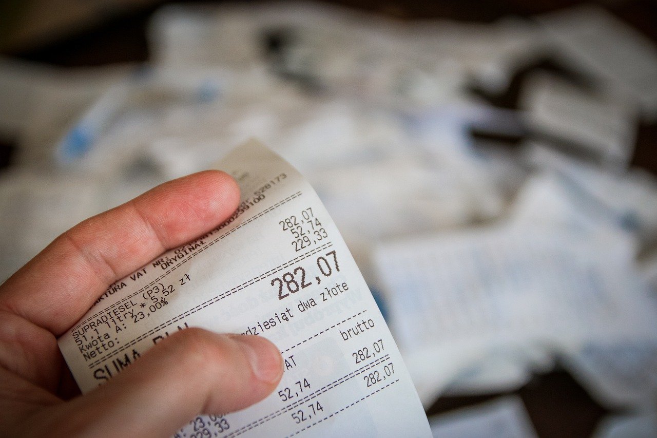 money, bills, calculator-256310.jpg