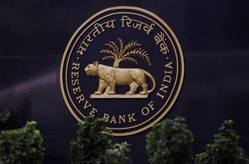 India Cenbank Holds Rates, Shifts Stance to 'Neutral,' Signaling Rate Cuts Ahead