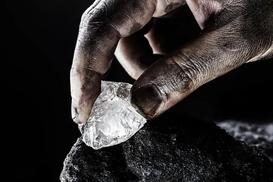 Omani Firm Replaces Sanctions-Hit Alrosa in Angolan Diamond Miner Catoca