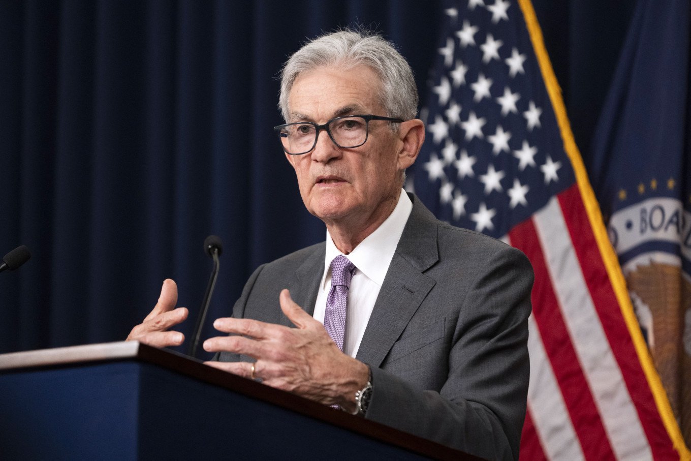 Fed Leaves Rates Unchanged, Sees No Hurry to Cut Again