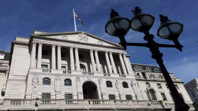 Bank of England Cuts Rates to 4.25% Amid Tariff‑Driven Growth Concerns