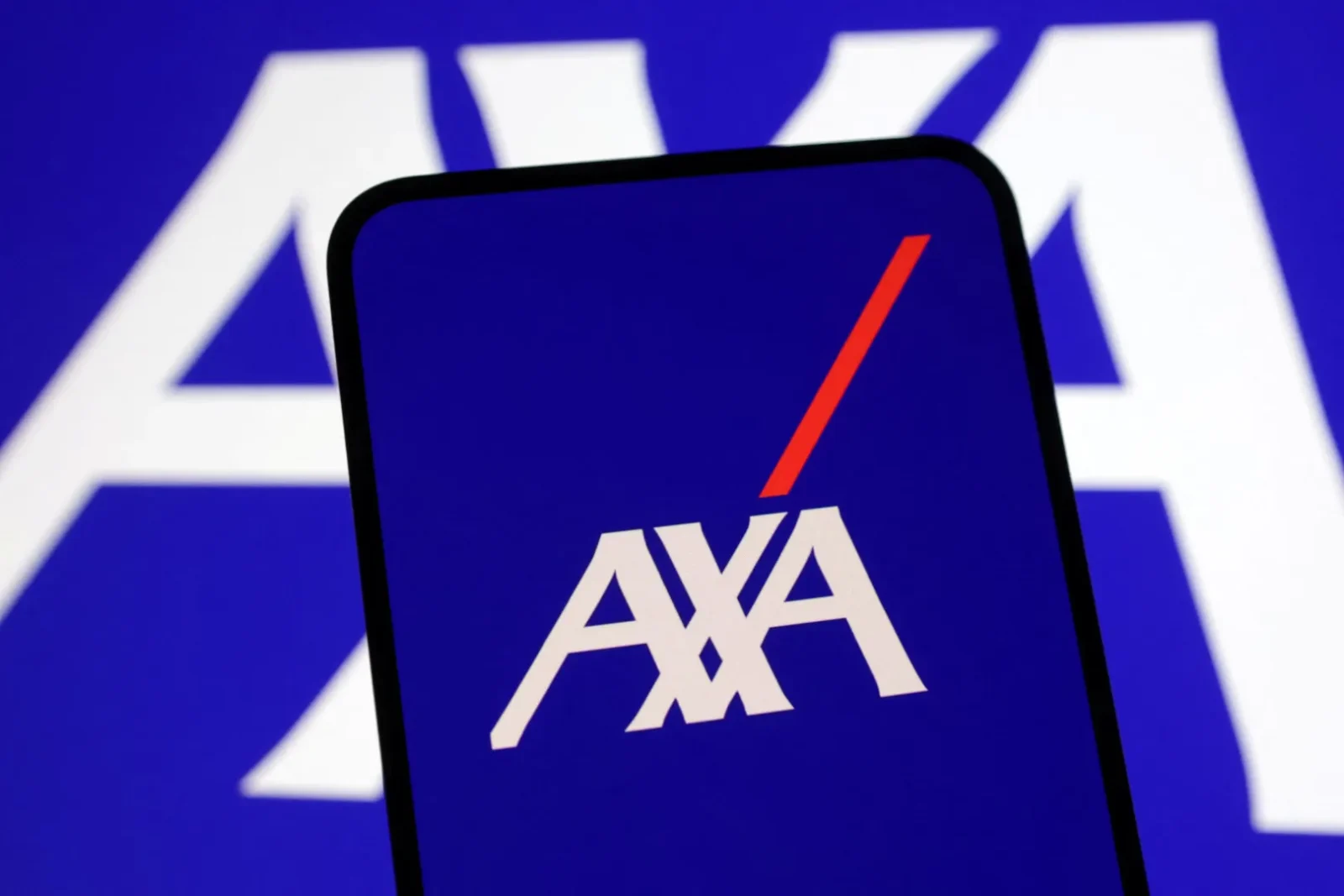 Fiscal Crossroads: AXA IM Sells UK Gilts After Tax U-turn, Citing Credibility Gap