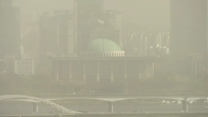 South Korean Opposition Challenges President Lee Over Air Quality Remarks as Severe Fine Dust and Yellow Sand Episodes Blanket Peninsula