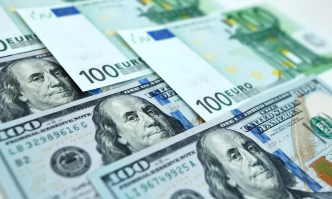 Euro Slides on Lagarde Exit Reports as Fed Minutes and Geopolitical Tensions Reshape Global Currency Markets