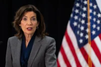 New York climate law faces a turning point as Governor Hochul pushes to delay emissions rules, impacting climate policy and regulatory timelines