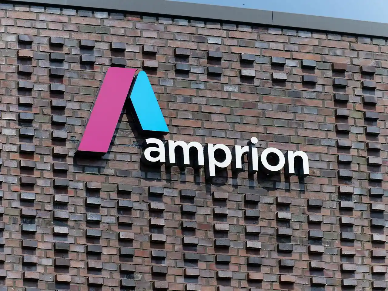 Amprion raises 1 billion euro in inaugural green hybrid bonds to fund electricity grid expansion