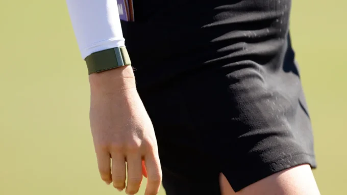 WHOOP raising $575 million in funding, with wearable devices, performance analytics, and growth charts, highlighting a proven path toward a $10 billion valuation.