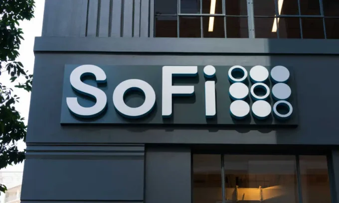 SoFi introduces bank-issued stablecoin services to millions of users amid crypto expansion efforts