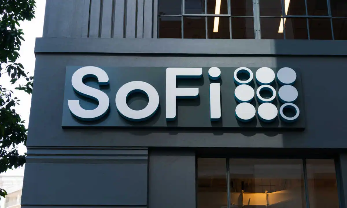 SoFi introduces bank-issued stablecoin services to millions of users amid crypto expansion efforts
