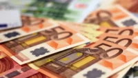CA Immo raises 300 million euros through a green bond issuance to finance sustainable real estate and energy-efficient building projects.