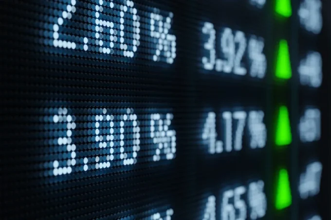 Corporate bond market trends show investors favoring high-quality debt as longer-duration investment-grade bonds outperform lower-rated credit