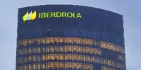 Iberdrola secures €1.5 billion through a green bond issuance to finance grid infrastructure and renewable energy investments.