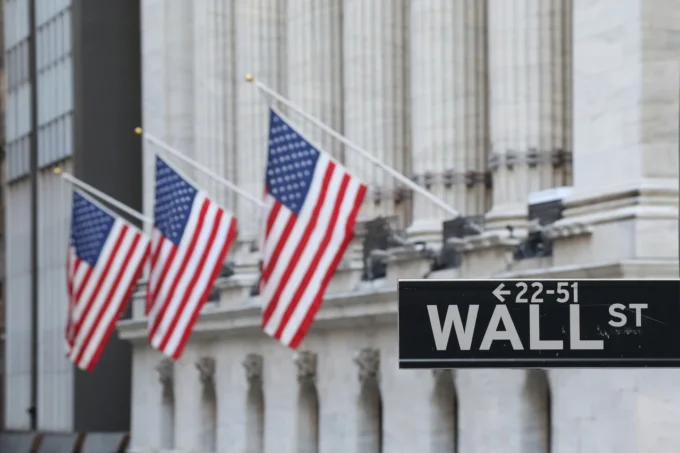 Oil prices approach $100 per barrel as the record-breaking rally in US stocks loses momentum
