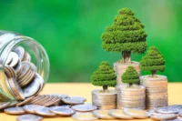 The REM transit project raises 1.85 billion Canadian dollars through a major green bond issuance to support sustainable transportation infrastructure