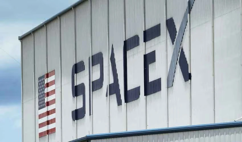 SpaceX securing Google compute partnership ahead of potential mega IPO, highlighting AI cloud infrastructure collaboration and space technology expansion.