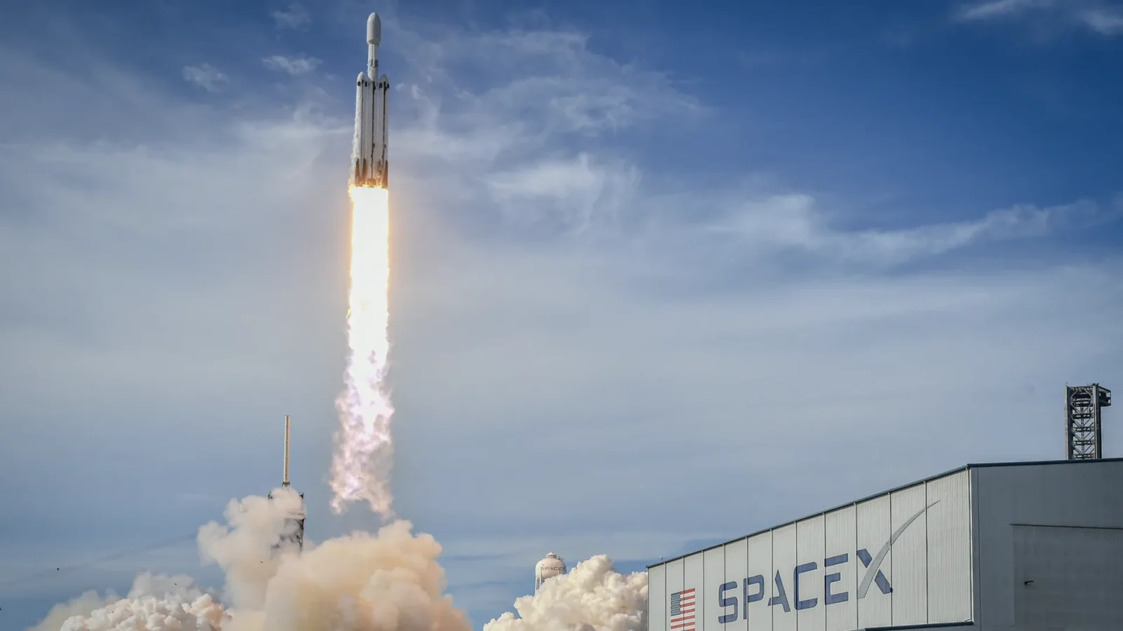 SpaceX shares face their first major test after a strong post-IPO rally as investors assess valuation, growth prospects, and market conditions