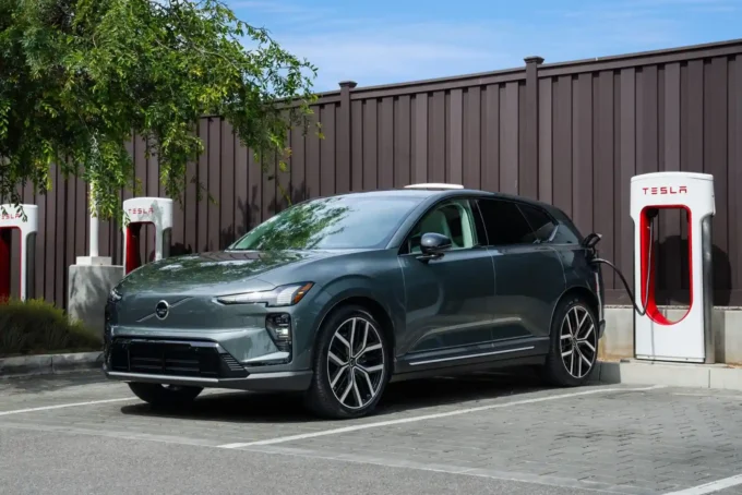 Volvo expands Plug and Charge technology to the EX90 and EX60 electric SUVs for seamless public charging