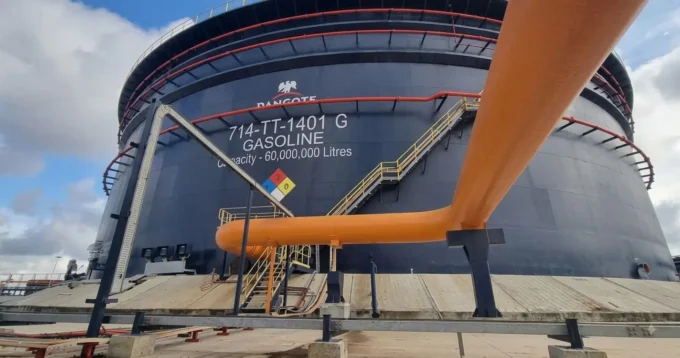 Dangote Refinery secures $1 billion in underwriting ahead of its IPO, highlighting investor demand, refinery expansion, capital markets, energy infrastructure, and African investment