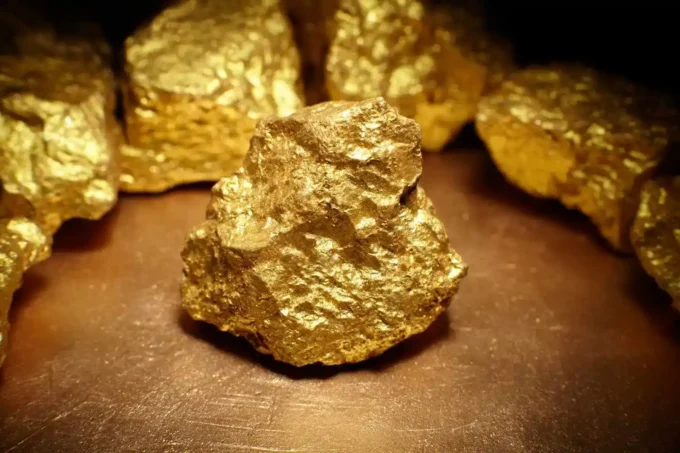Gold slips below $4,300 as Fed rate risks intensify, highlighting gold prices, Federal Reserve policy, interest rates, and investor sentiment