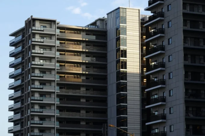 Japan’s Financial Services Agency increases scrutiny of real estate lending as rising interest rates raise concerns about borrower and bank risks.
