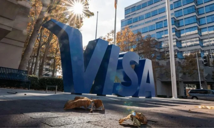 Visa survey finds U.S. willingness to use stablecoins could rise from 36% to 56% with hypothetical bank-level fraud protection and deposit insurance.