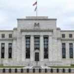 30-year Treasury yield reaches 5.62%, raising Federal Reserve policy stakes and highlighting US bonds, interest rates, and financial markets