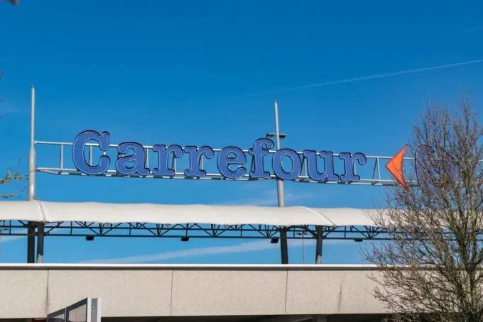 GIC and Atrato acquire a portfolio of 35 Carrefour stores in France and Spain for approximately €290 million through a sale-and-leaseback transaction.
