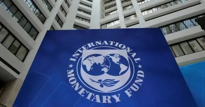IMF urges Britain to maintain its deficit reduction plan, highlighting UK public finances, budget deficits, fiscal policy, and government debt