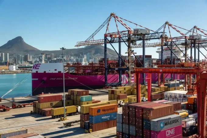 South Africa’s exports to China surge following a zero-tariff trade deal, highlighting bilateral trade, export growth, market access, and African economic opportunities